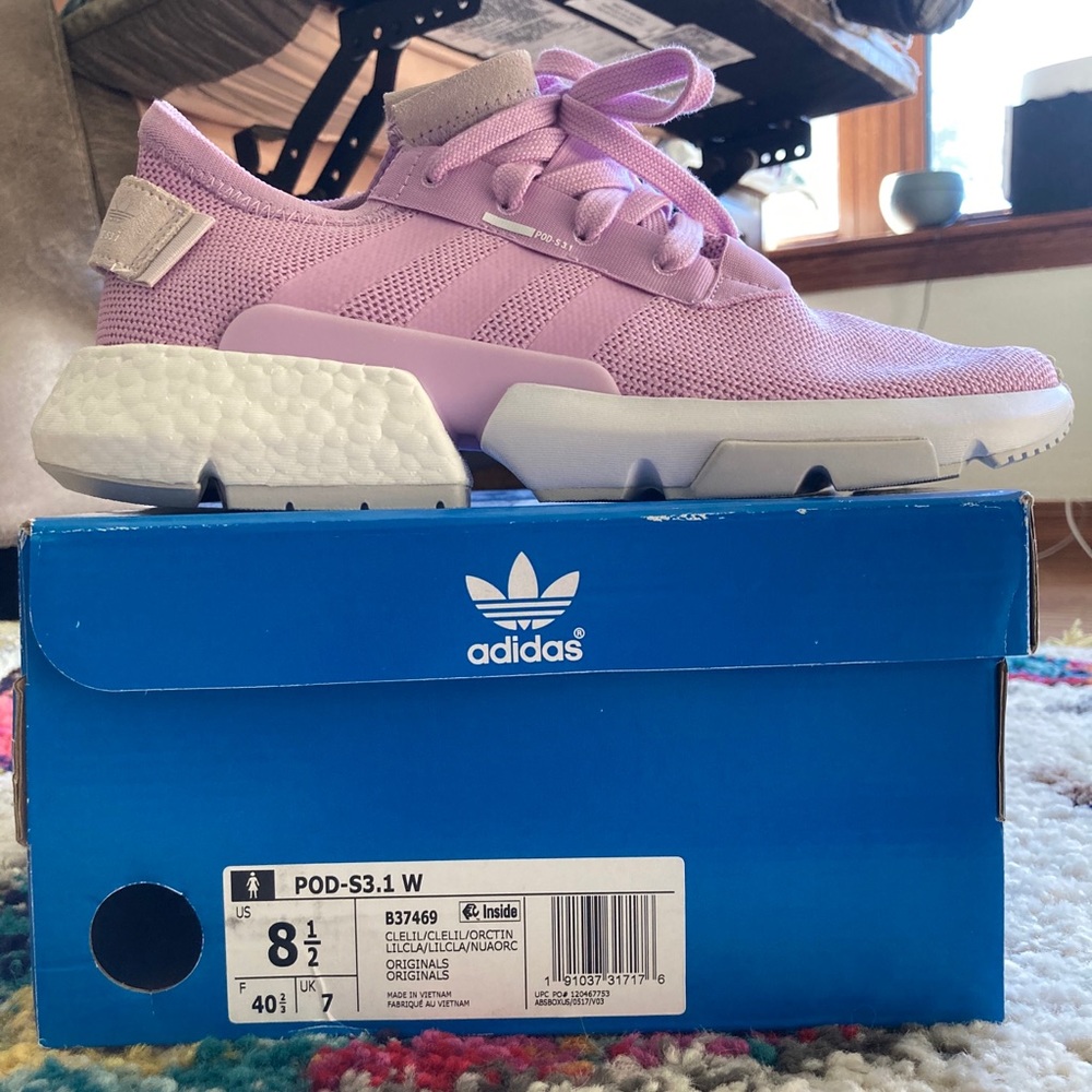 Women’s size 8.5 adidas pods